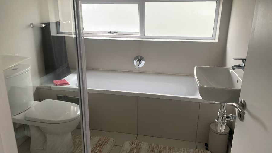 To Let 3 Bedroom Property for Rent in Somerset Lakes Western Cape